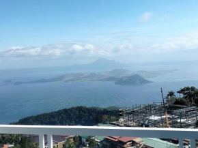 The Scenic Stay Tagaytay with Balcony & Taal View